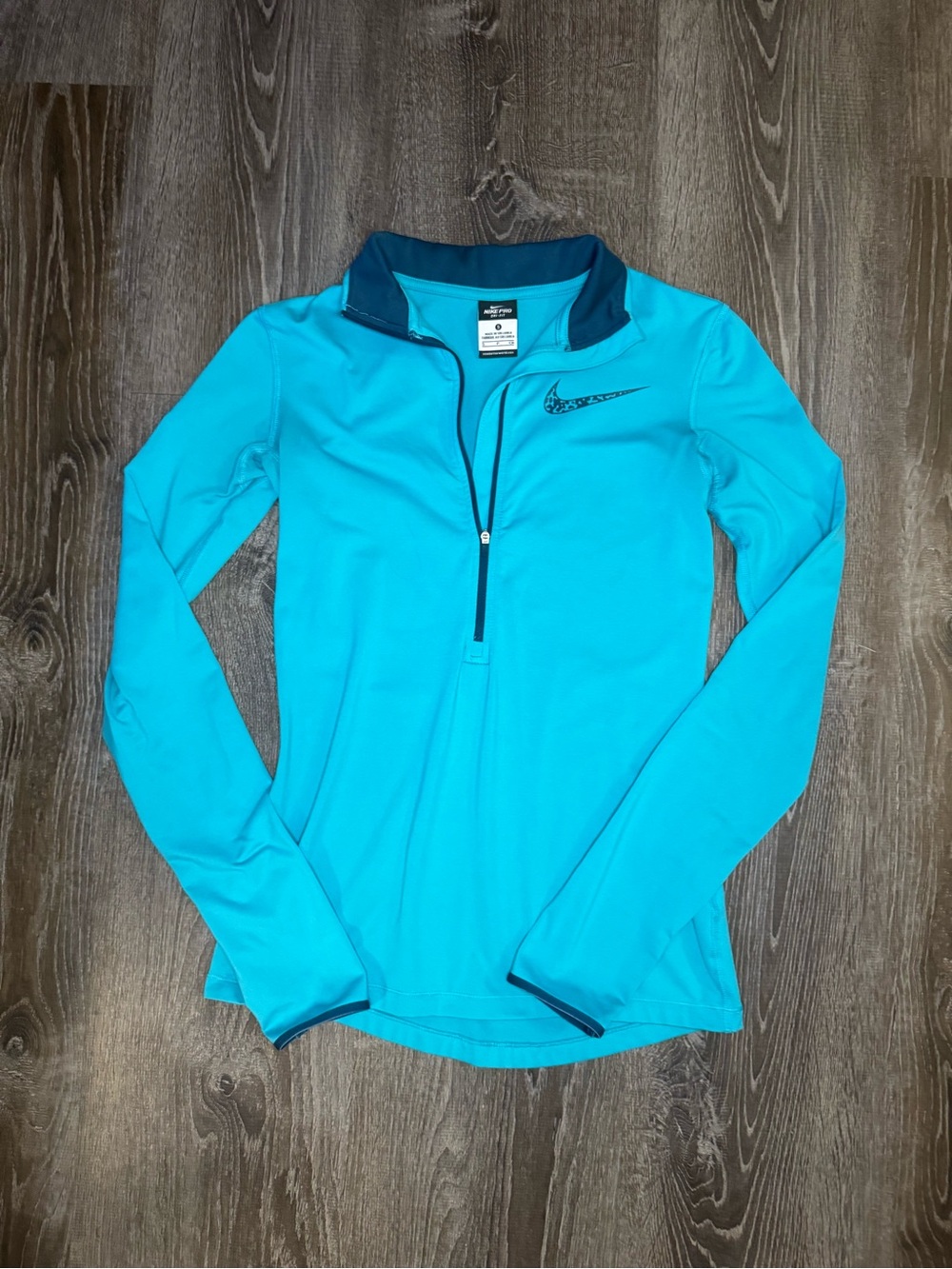 Nike Women’s Bright Teal Long-Sleeve Quarter-Zip Top